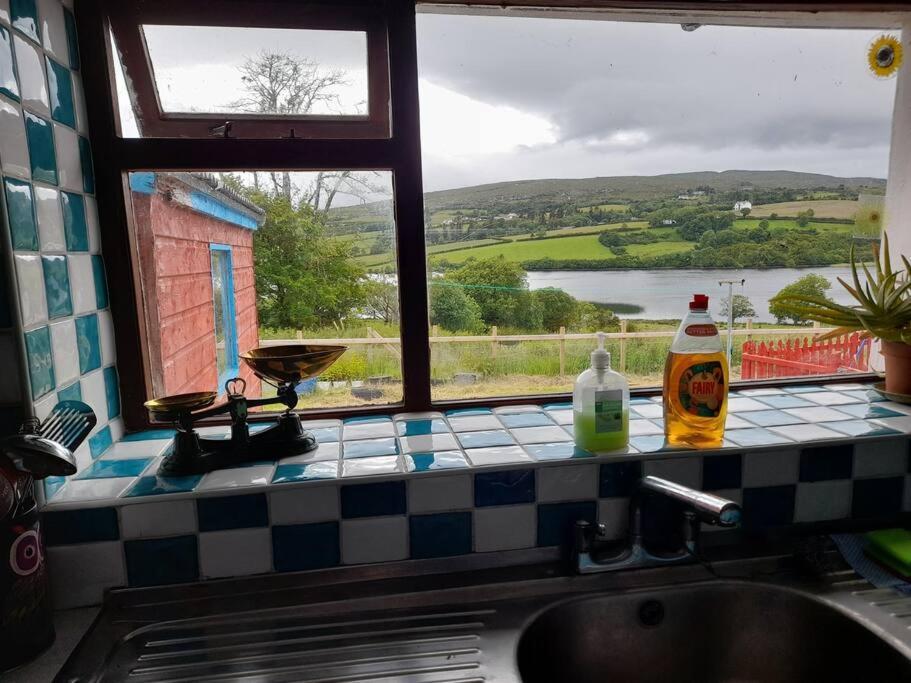 Granny'S Cottage, A Lovely Lakeside Cottage Donegal Town Zewnętrze zdjęcie