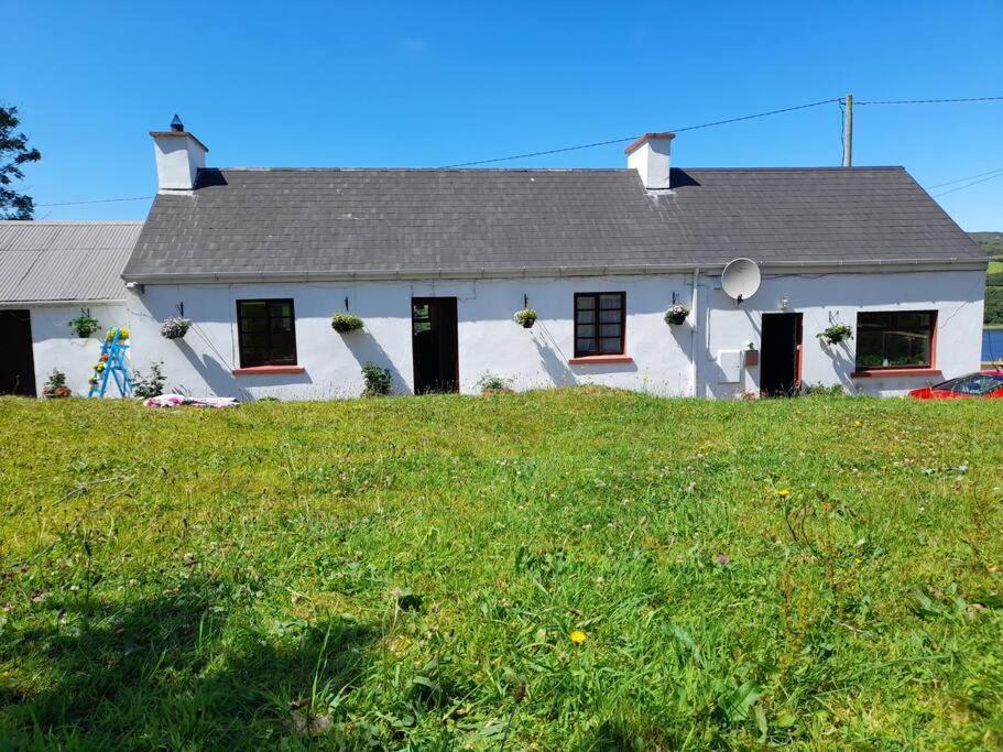 Granny'S Cottage, A Lovely Lakeside Cottage Donegal Town Zewnętrze zdjęcie