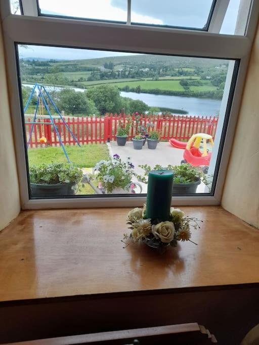 Granny'S Cottage, A Lovely Lakeside Cottage Donegal Town Zewnętrze zdjęcie